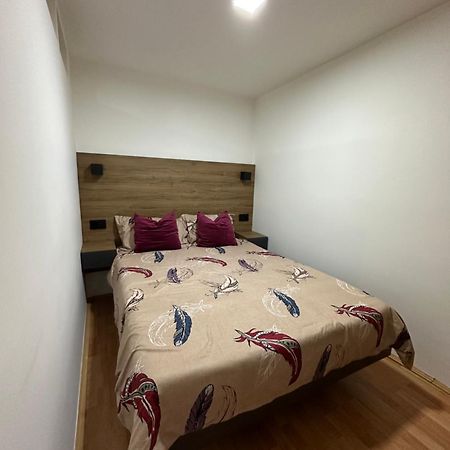 Carapan Lägenhet Kruševac Exteriör bild