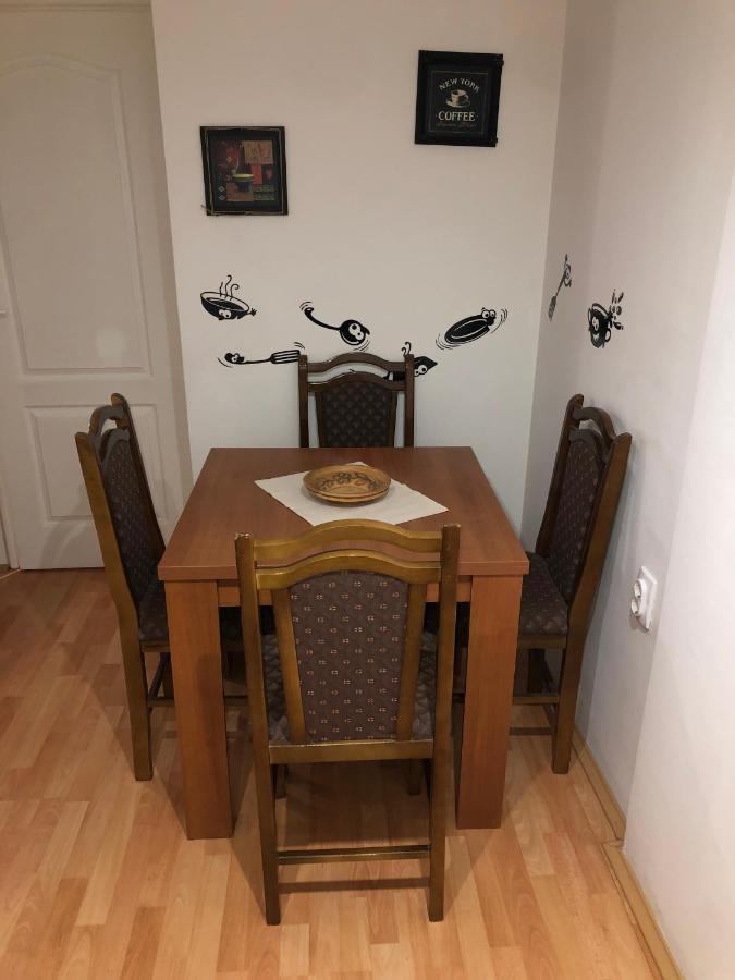 Carapan Lägenhet Kruševac Exteriör bild