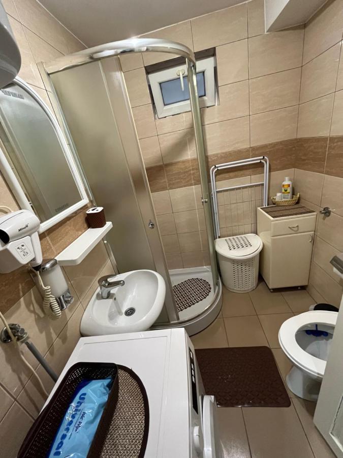 Carapan Lägenhet Kruševac Exteriör bild